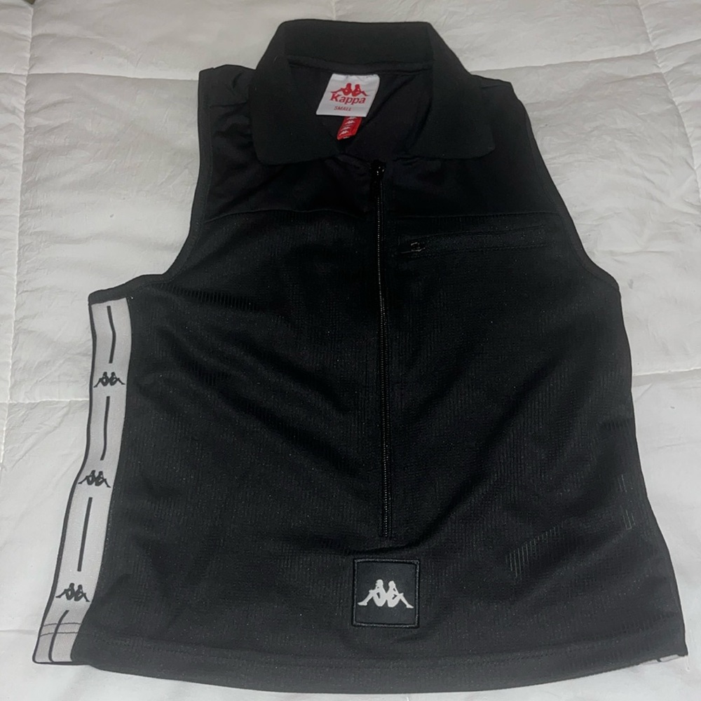 Kappa racer back front zip polo style black shirt size Small. EUC!